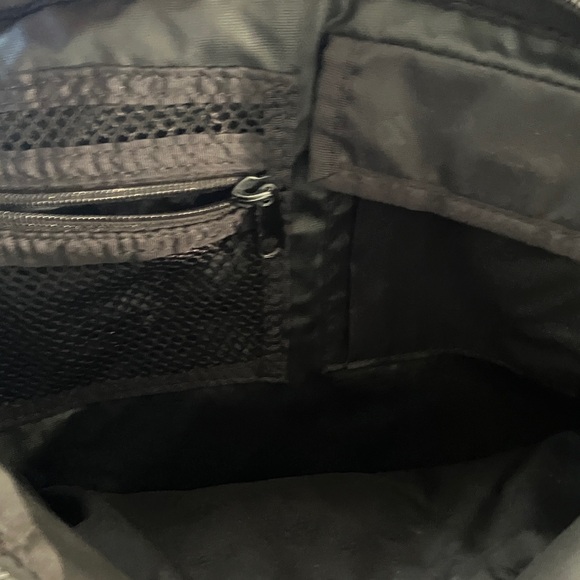 Gravis Black Backpack - Picture 5 of 10